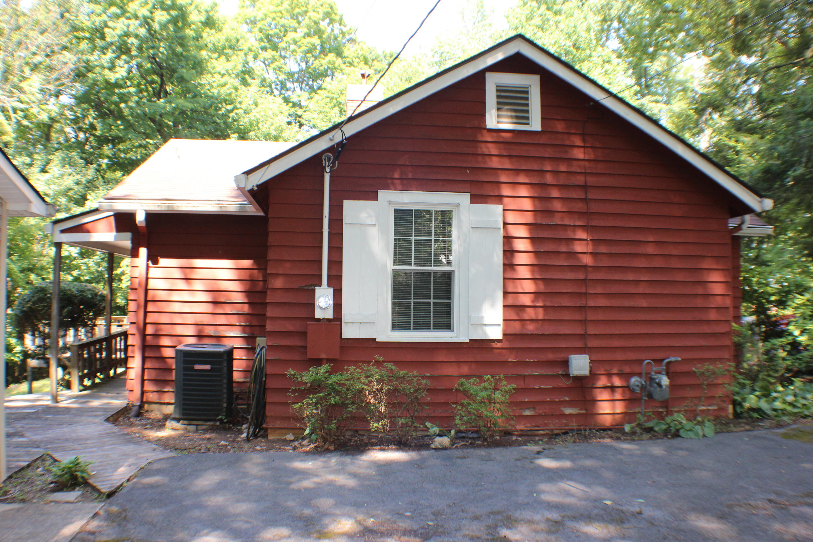 4540 Old Stage Road Kingsport, TN 37664 - Photo 3 of 28 004