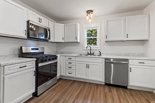 $165,000 | 709 North Walnut Street, Hartford City, IN 47348