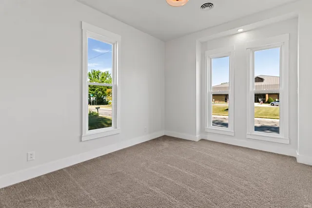 $165,000 | 709 North Walnut Street, Hartford City, IN 47348