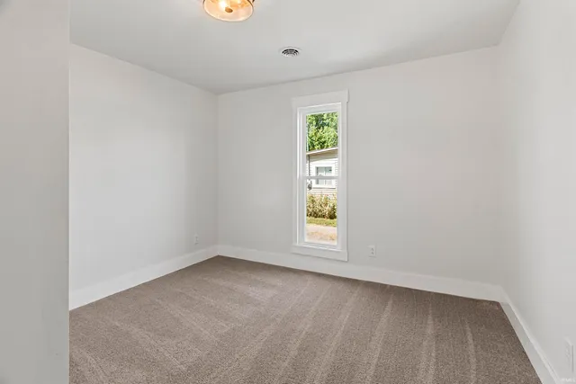 $165,000 | 709 North Walnut Street, Hartford City, IN 47348