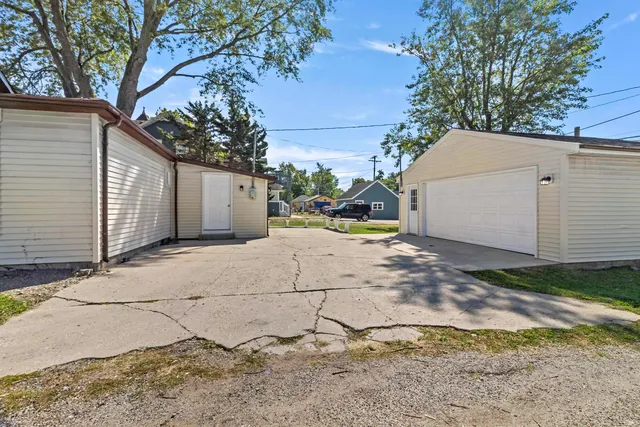 $165,000 | 709 North Walnut Street, Hartford City, IN 47348