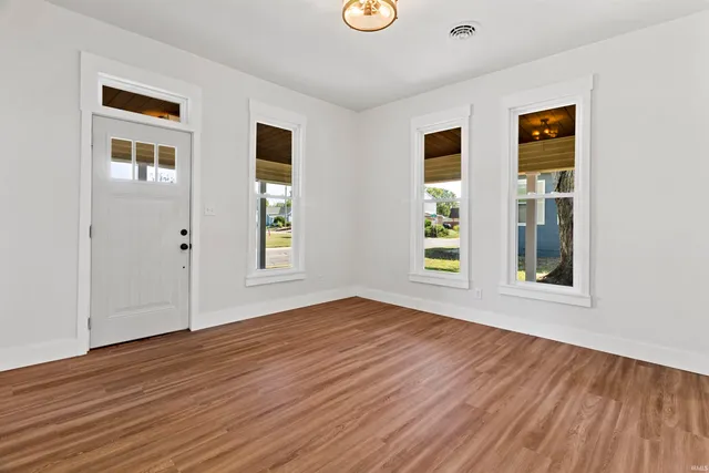 $165,000 | 709 North Walnut Street, Hartford City, IN 47348