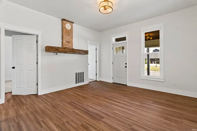 $165,000 | 709 North Walnut Street, Hartford City, IN 47348