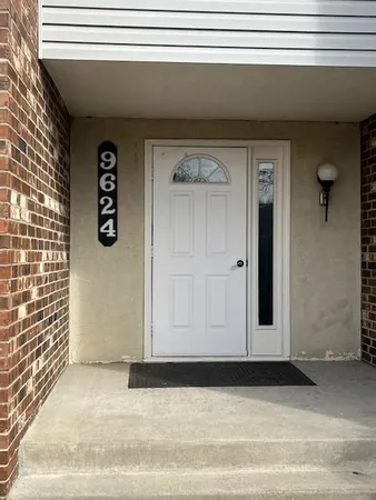 $172,000 | 9624 Perry Lane, Unit E, Overland Park, KS 66212