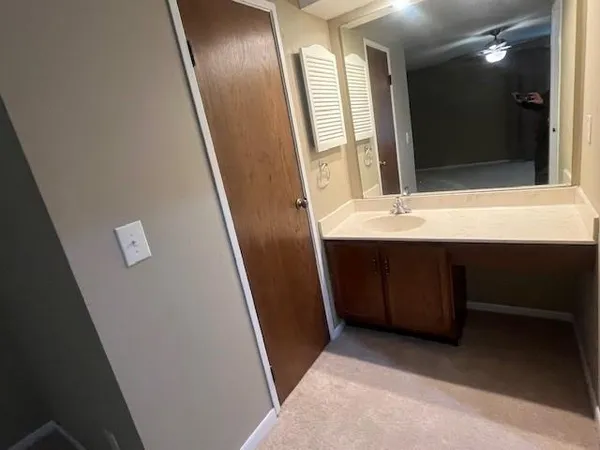 $172,000 | 9624 Perry Lane, Unit E, Overland Park, KS 66212