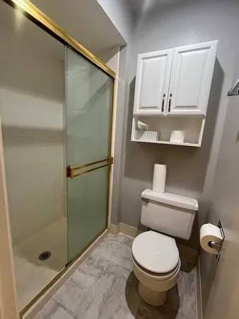 $172,000 | 9624 Perry Lane, Unit E, Overland Park, KS 66212