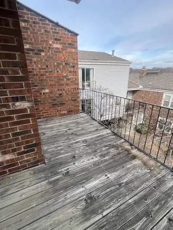 $172,000 | 9624 Perry Lane, Unit E, Overland Park, KS 66212