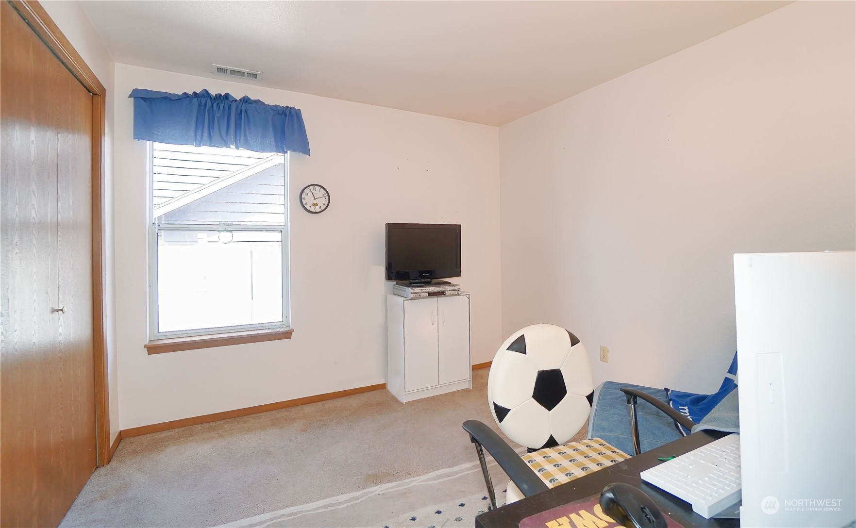 11209 Southeast 267th Place Kent, WA 98030 - Photo 13 of 31 a view of workspace with furniture and window
