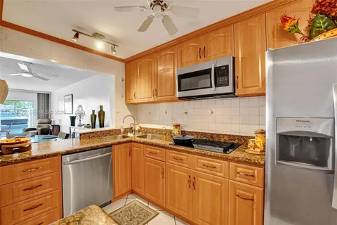 $229,900 | 455 Paradise Isle Boulevard, Unit 104, Hallandale Beach, FL 33009