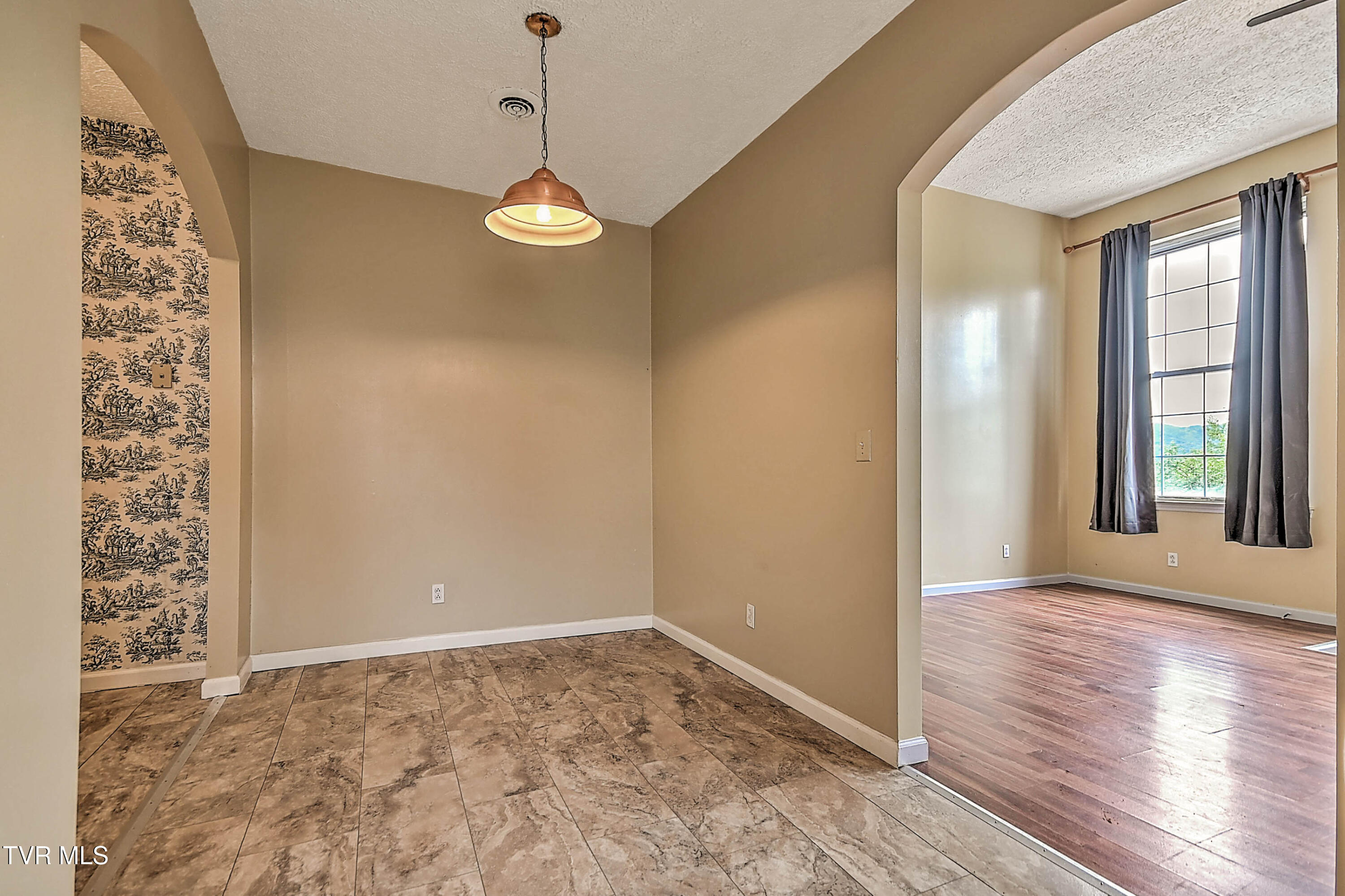 284 Railroad Avenue Duffield, VA 24244 - Photo 13 of 67 284 Railroad Ave DK-11