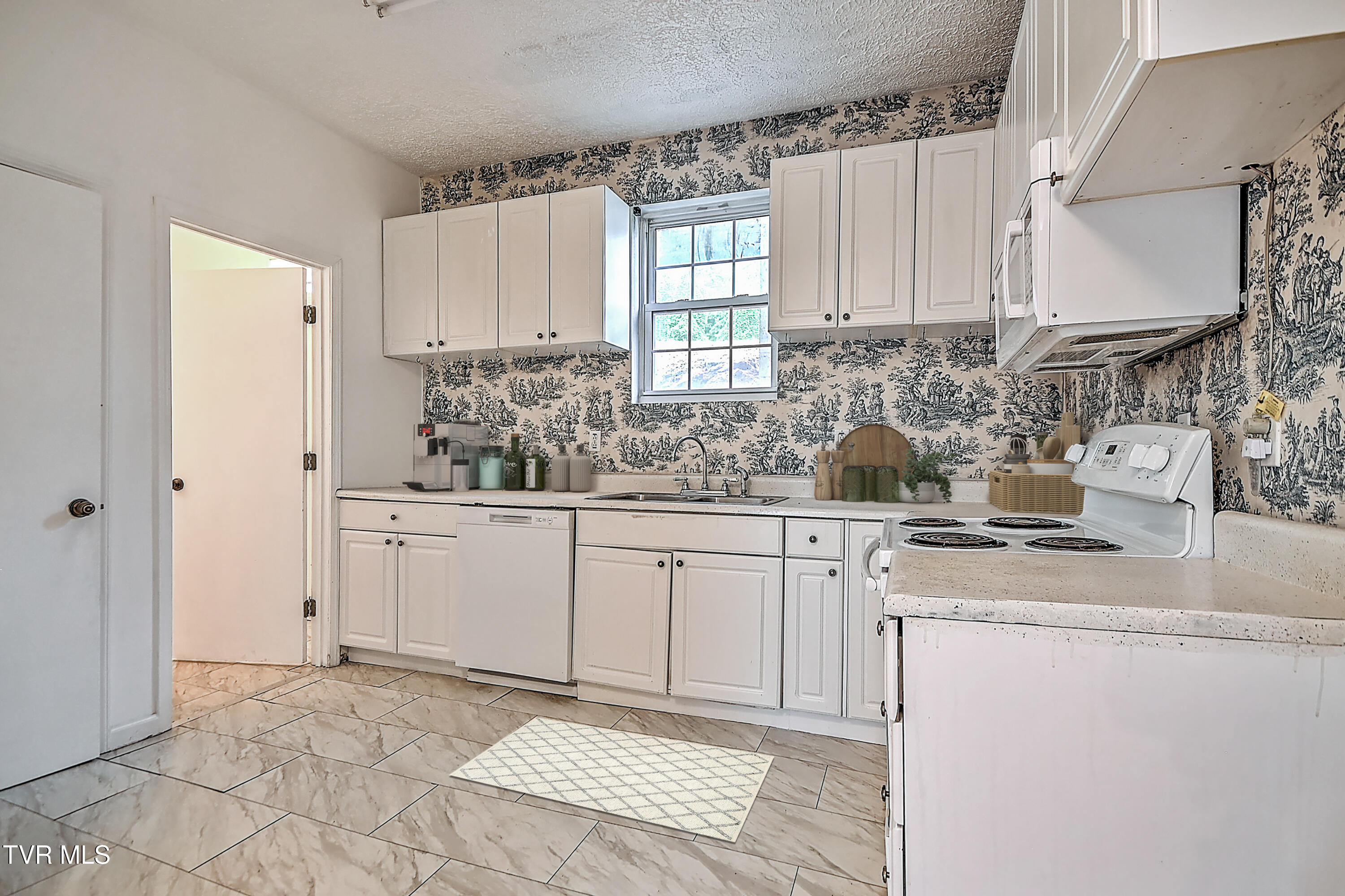 284 Railroad Avenue Duffield, VA 24244 - Photo 17 of 67 Kitchen_final