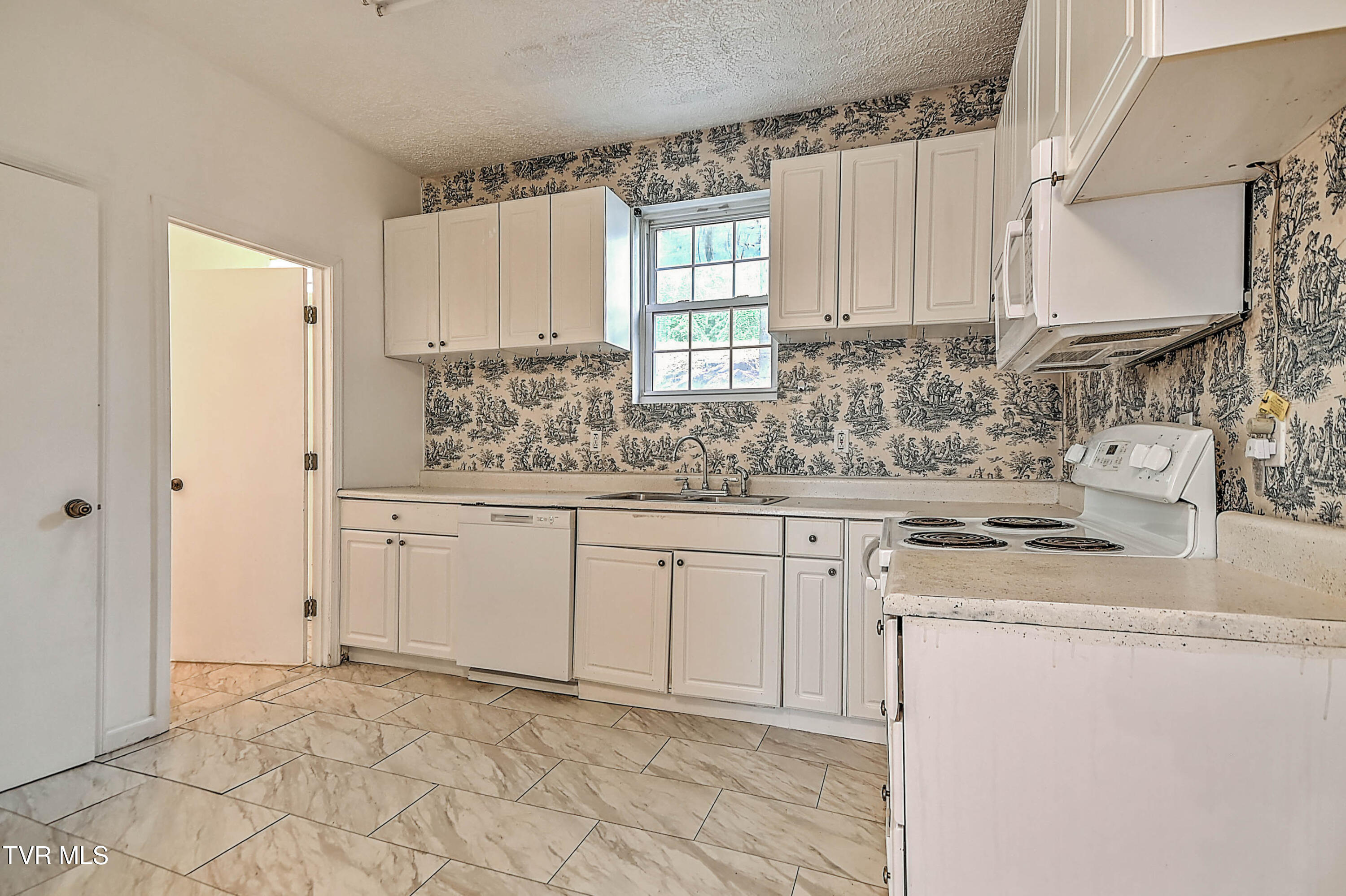 284 Railroad Avenue Duffield, VA 24244 - Photo 18 of 67 284 Railroad Ave DK-14