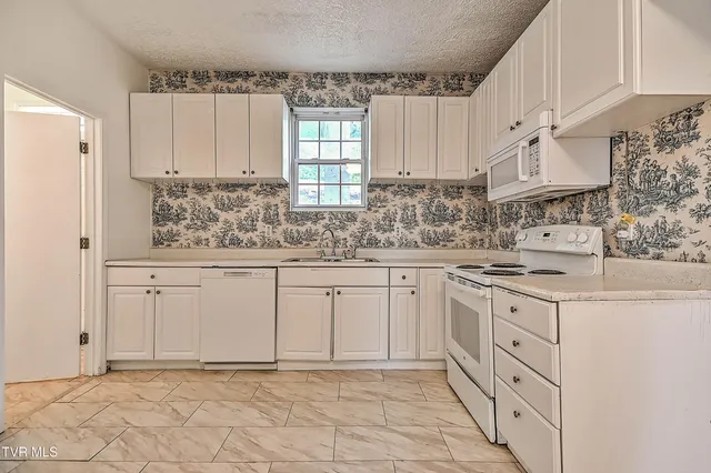 $175,000 | 284 Railroad Avenue, Duffield, VA 24244