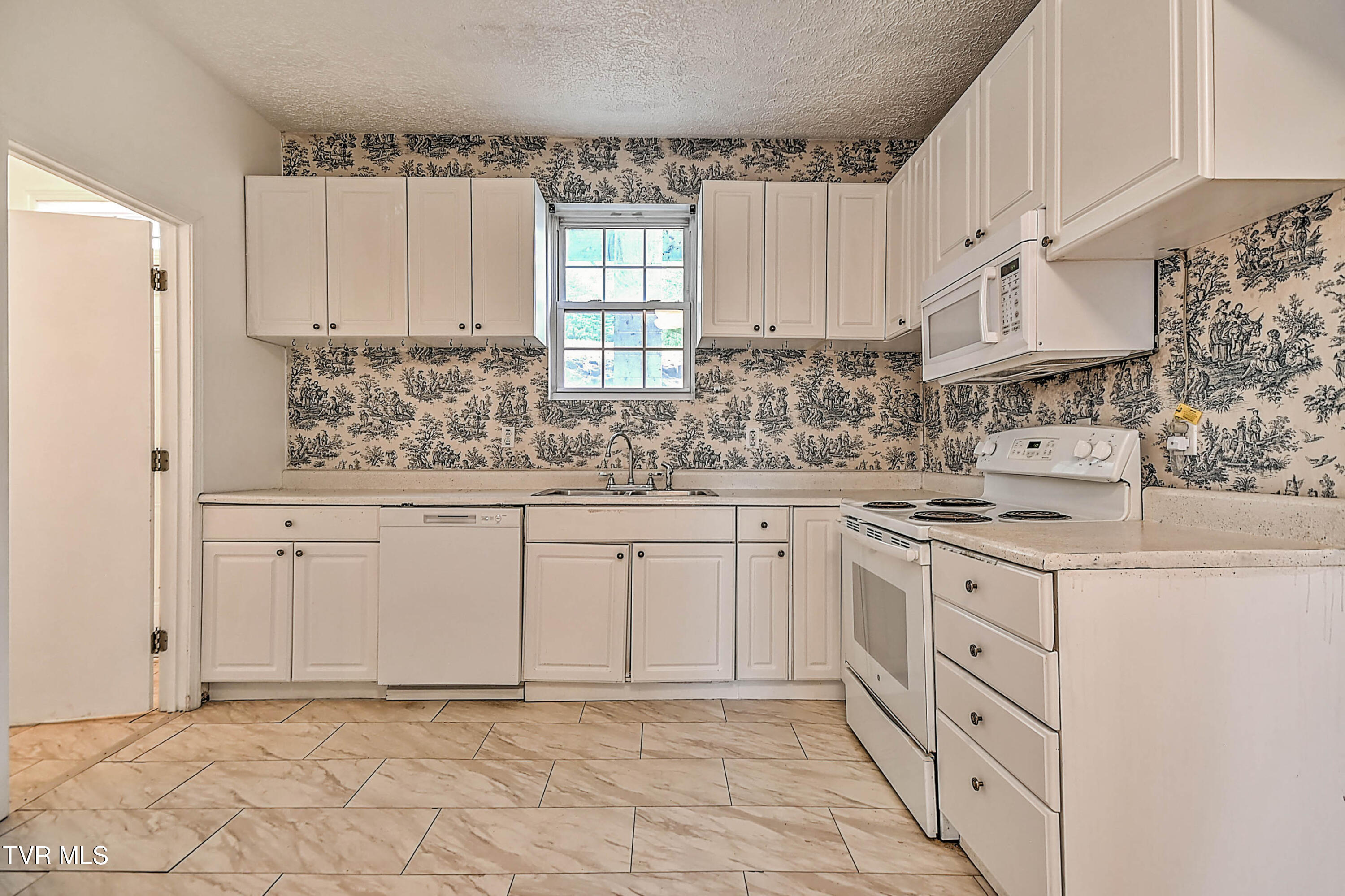 284 Railroad Avenue Duffield, VA 24244 - Photo 19 of 67 284 Railroad Ave DK-15