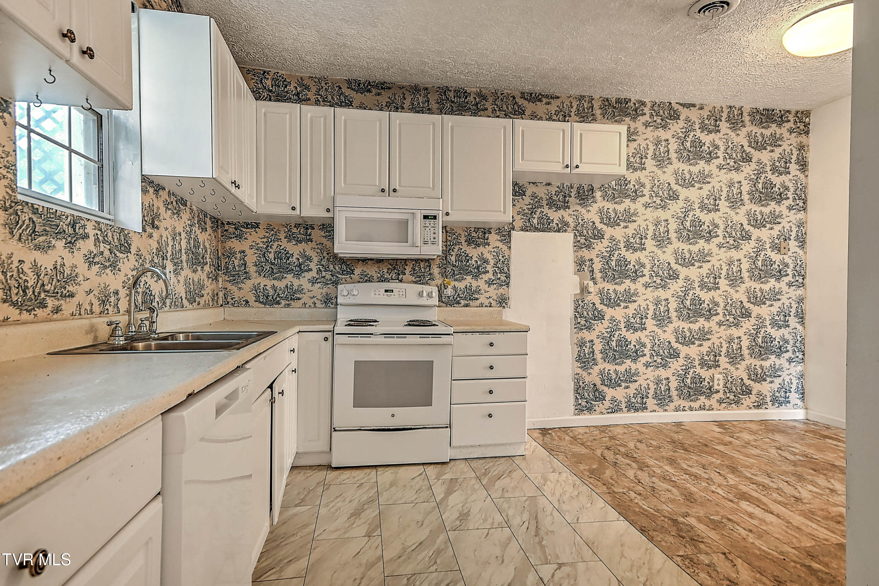 284 Railroad Avenue Duffield, VA 24244 - Photo 22 of 67 284 Railroad Ave DK-17