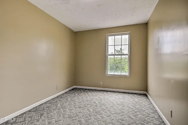 $175,000 | 284 Railroad Avenue, Duffield, VA 24244