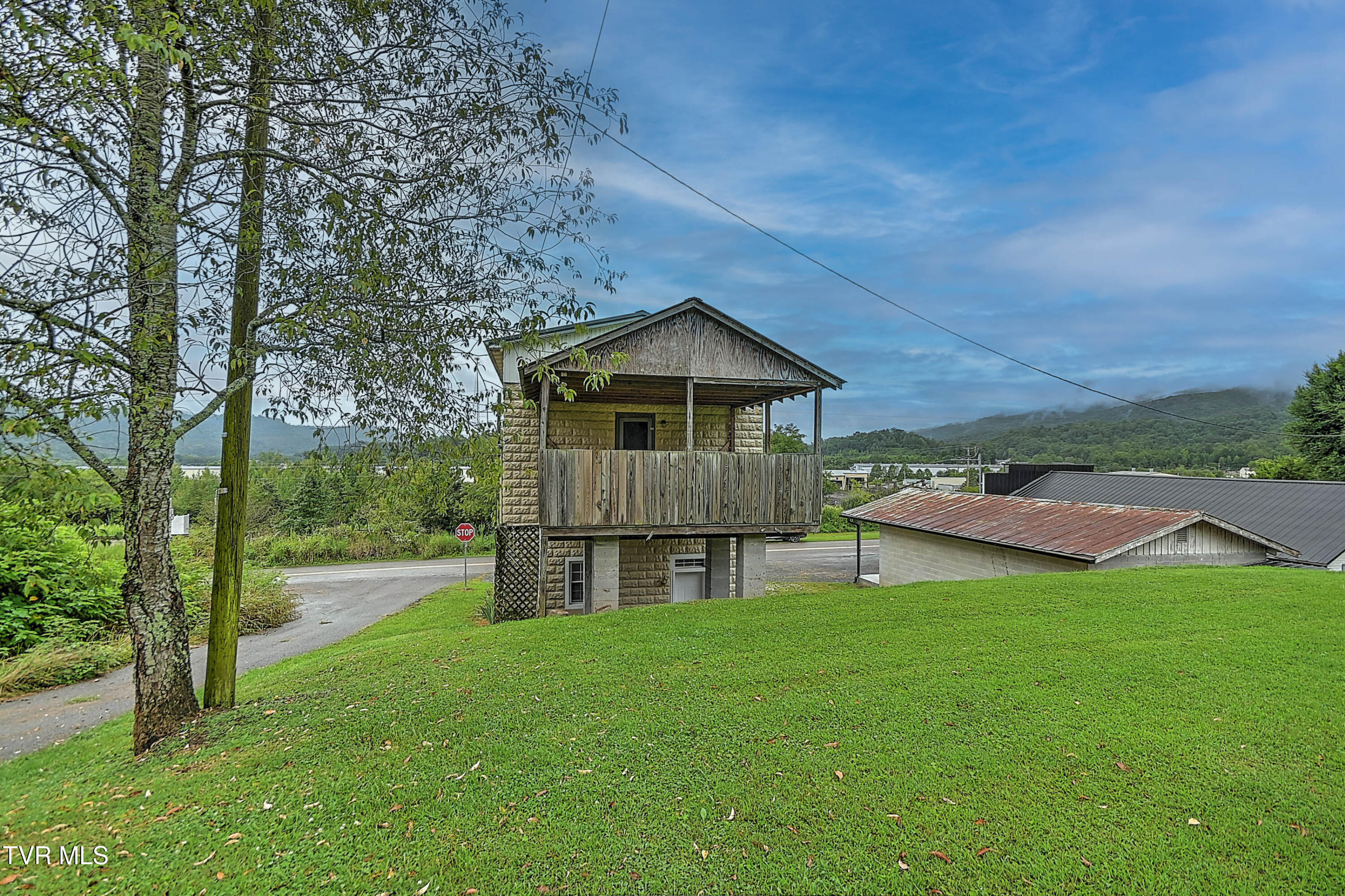 284 Railroad Avenue Duffield, VA 24244 - Photo 44 of 67 284 Railroad Ave DK-37