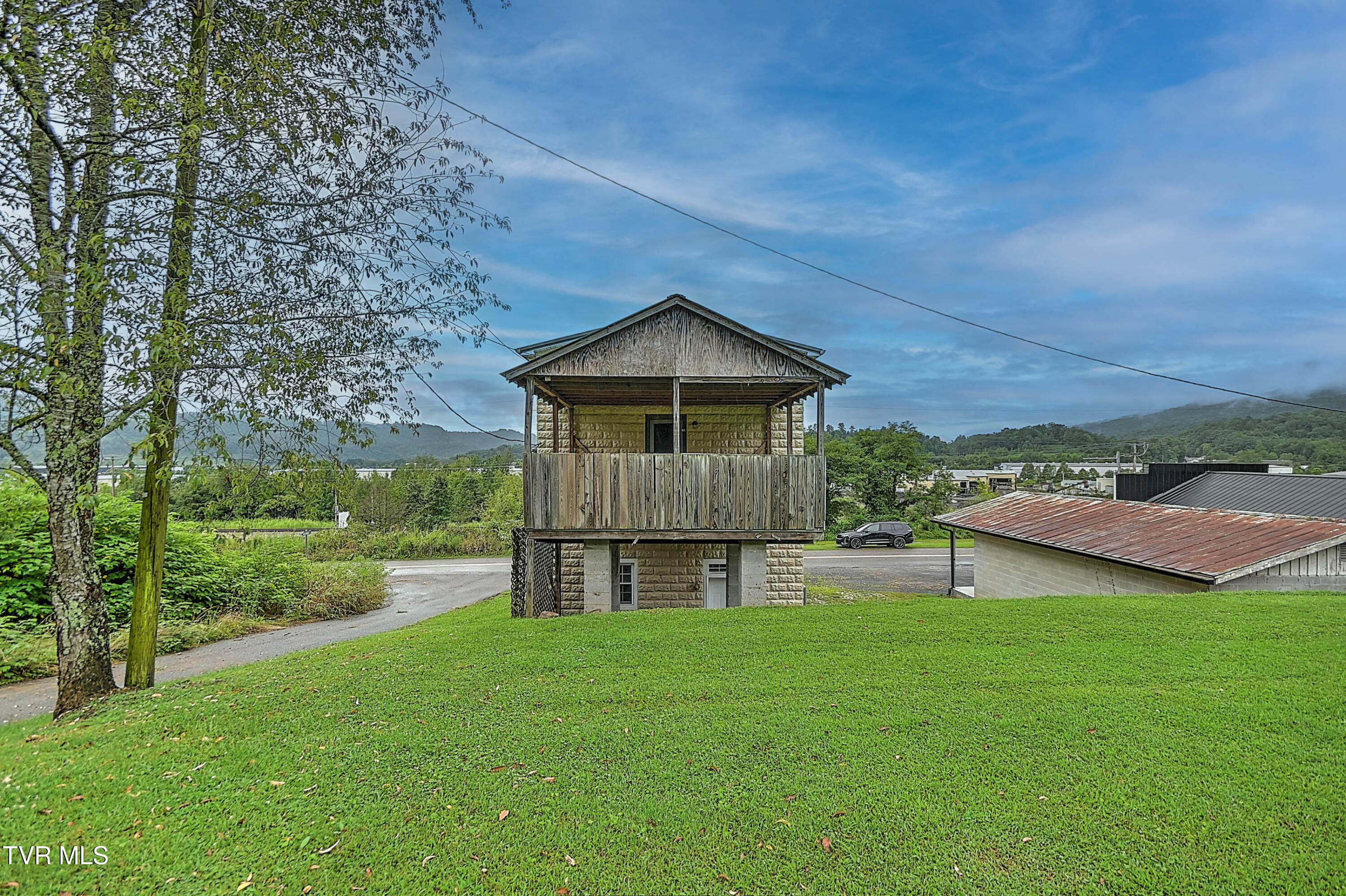 284 Railroad Avenue Duffield, VA 24244 - Photo 45 of 67 284 Railroad Ave DK-38