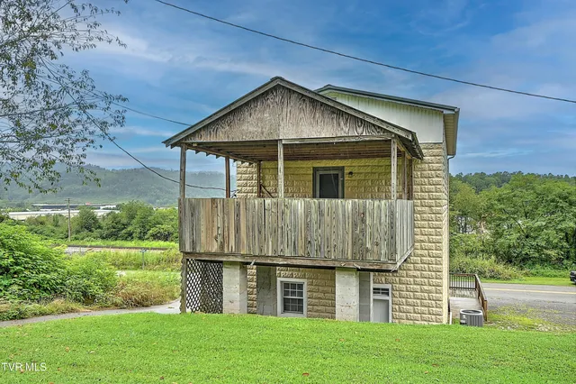 $175,000 | 284 Railroad Avenue, Duffield, VA 24244