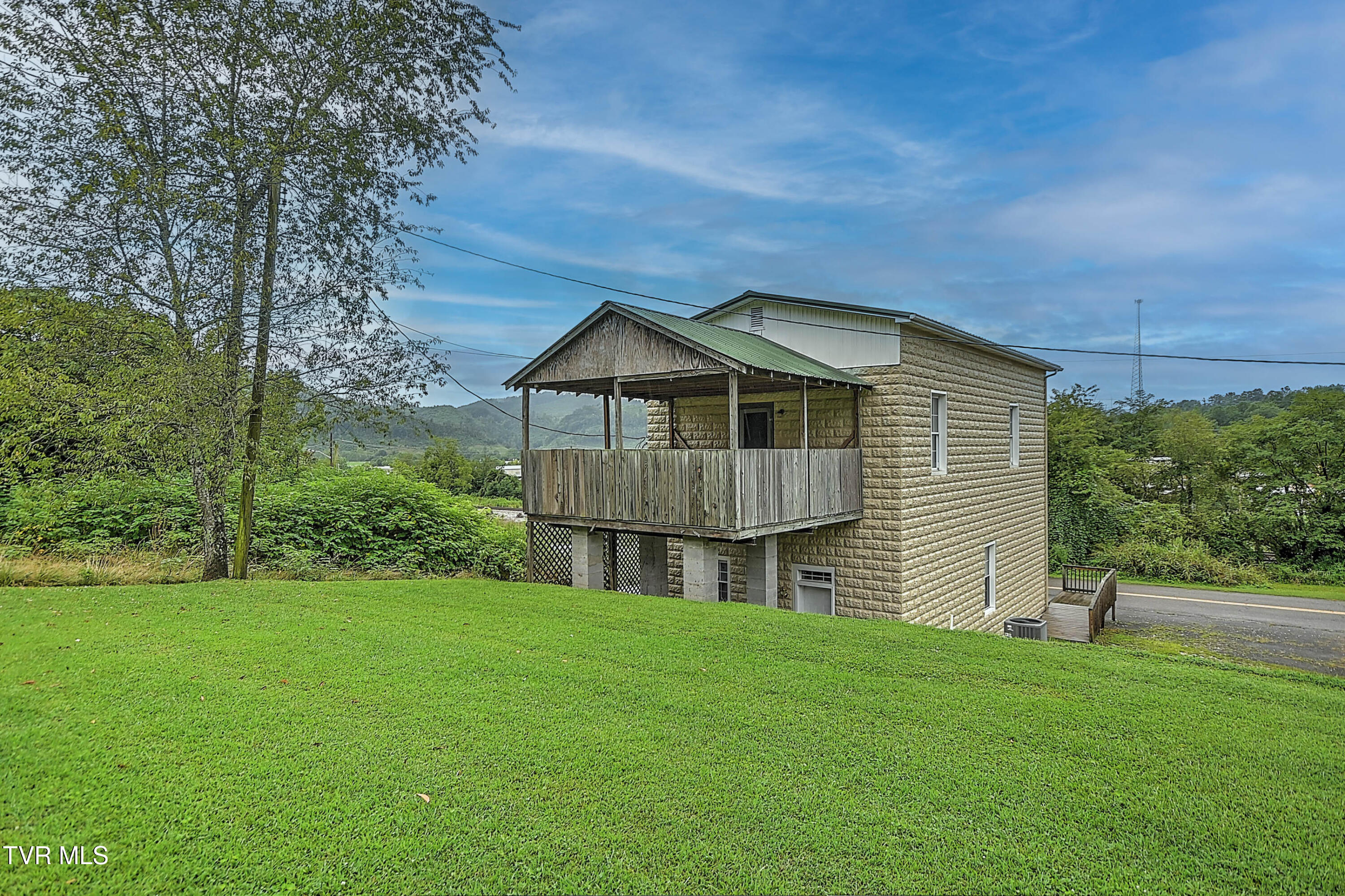 284 Railroad Avenue Duffield, VA 24244 - Photo 48 of 67 284 Railroad Ave DK-41