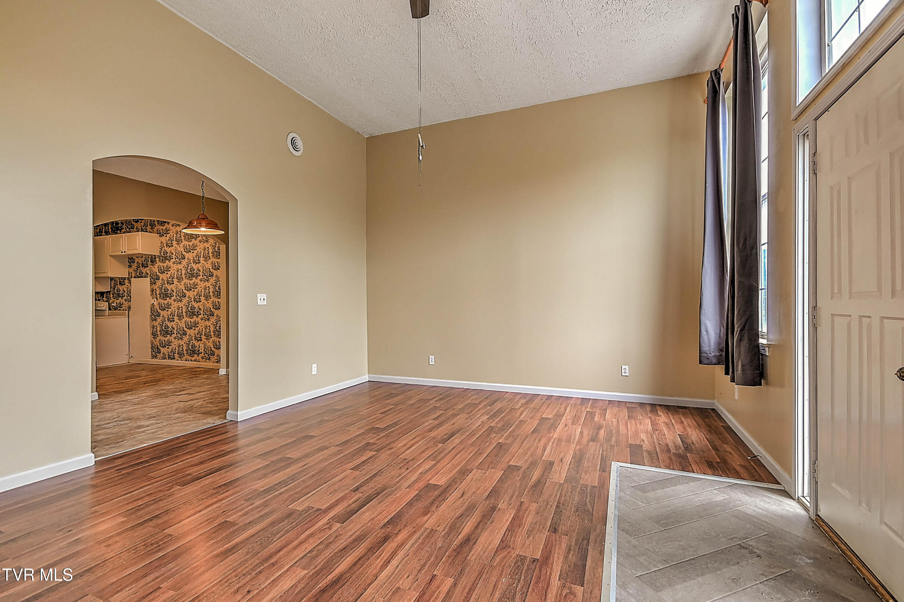 284 Railroad Avenue Duffield, VA 24244 - Photo 5 of 67 284 Railroad Ave DK-4