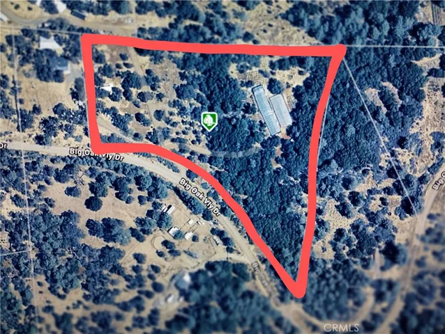 a view of an outdoor space