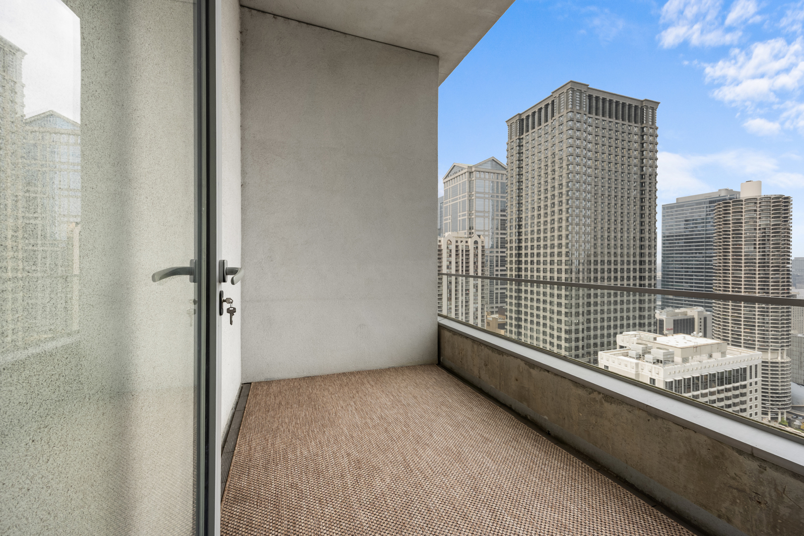 8 East Randolph Street, Unit 3301 Chicago, IL 60601 - Photo 19 of 28 a view of roof
