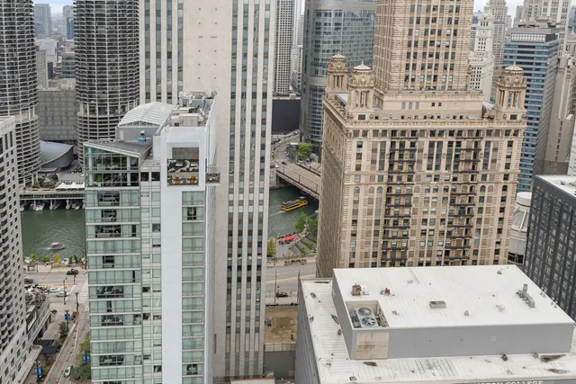 a view of a storage & utility room with washer and dryer