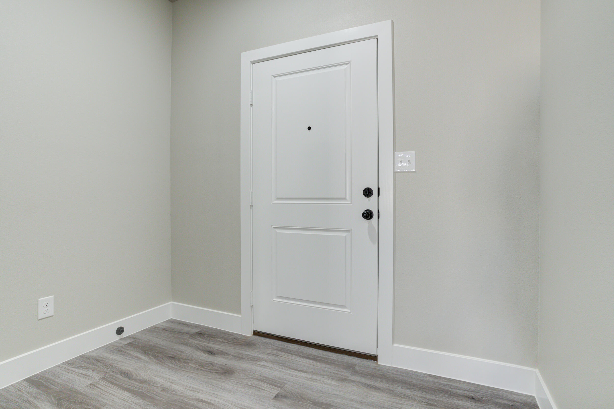 6928 12th Street Lubbock, TX 79416 - Photo 4 of 50 a view of an empty room