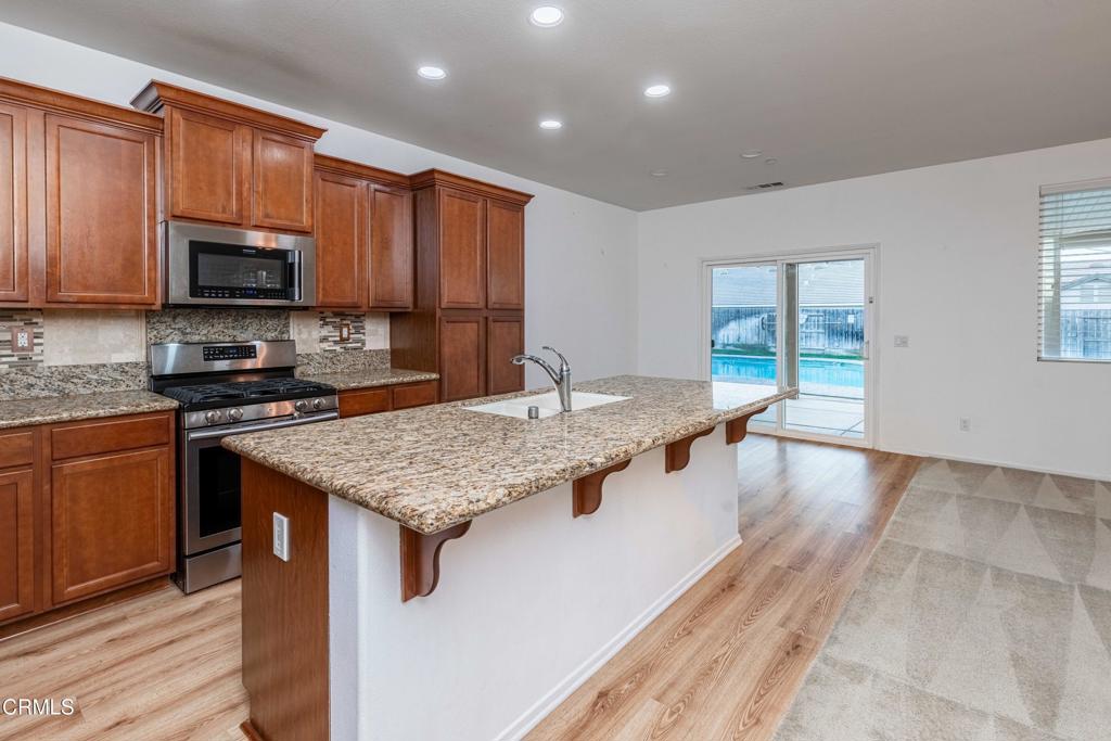 10909 Rainwater Lane Bakersfield, CA 93306 - Photo 11 of 40 05