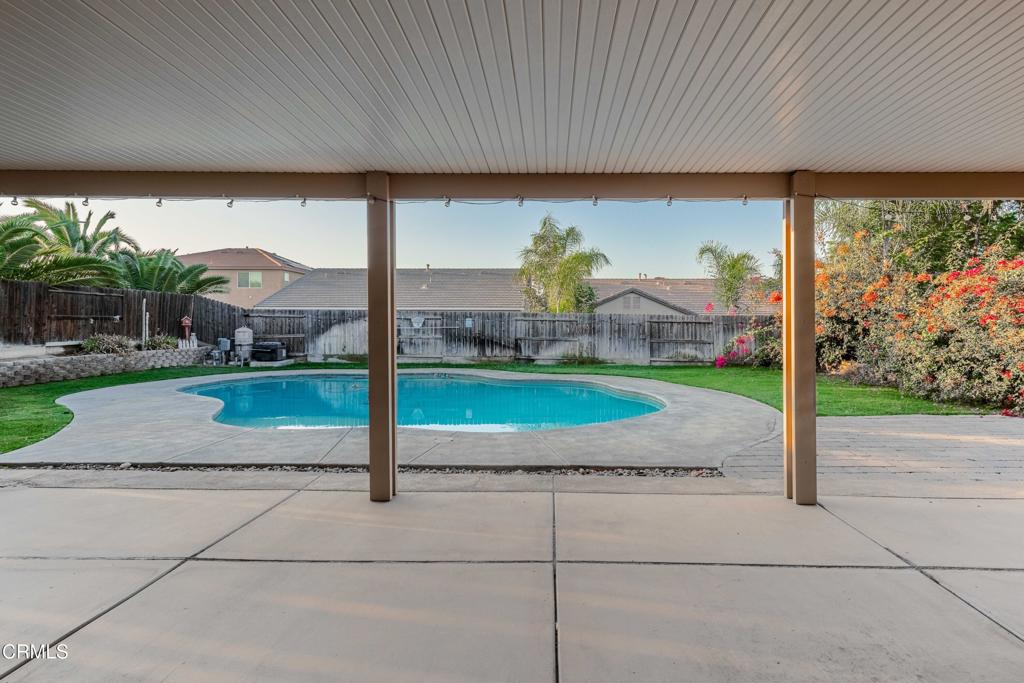 10909 Rainwater Lane Bakersfield, CA 93306 - Photo 34 of 40 27