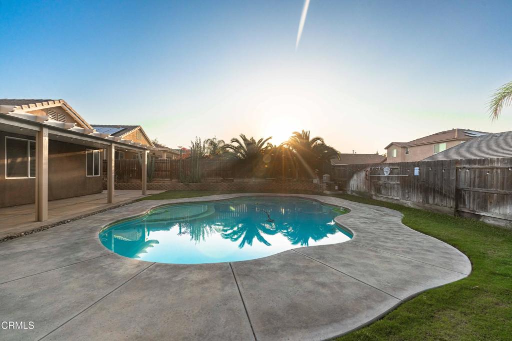 10909 Rainwater Lane Bakersfield, CA 93306 - Photo 37 of 40 29