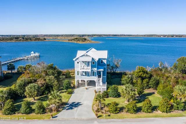 $1,875,000 | 19 Osprey Drive, North Topsail Beach, NC 28460