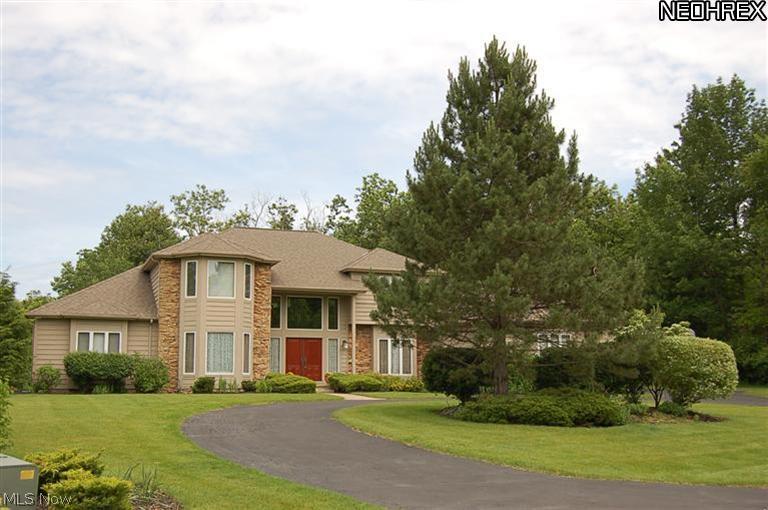 27289 Belgrave Road Cleveland, OH 44124 - Photo 2 of 25