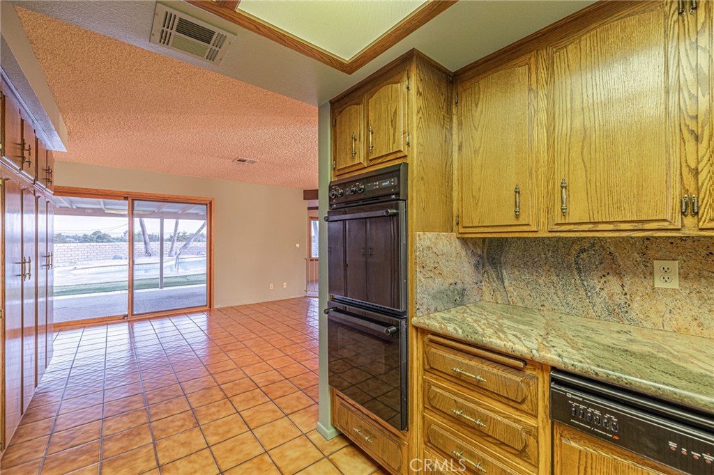 19459 Shasta Road Apple Valley, CA 92307 - Photo 21 of 64