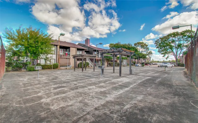 $70,000 | 6633 West Airport Boulevard, Unit 1008, Houston, TX 77035