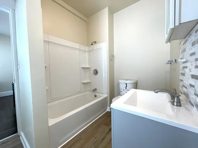 $1,975 | 196 Blatchley Avenue, Unit 2, New Haven, CT 06513