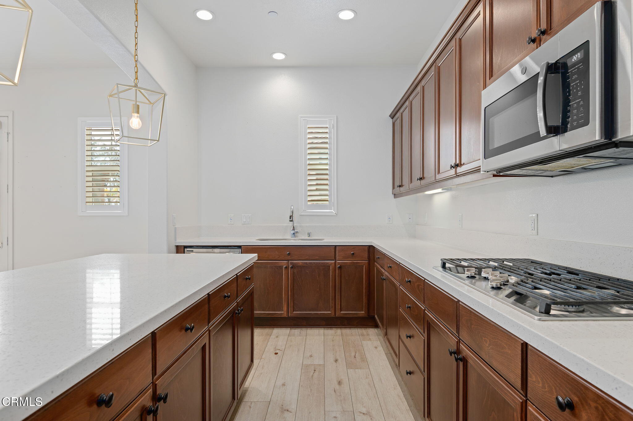 2355 Nicklaus Street Oxnard, CA 93036 - Photo 12 of 46 10 - Kitchen (2)