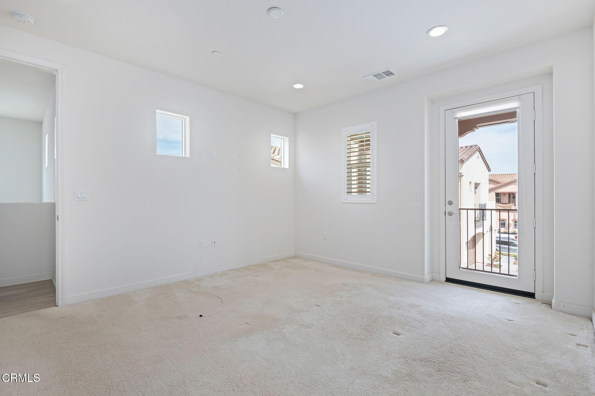 2355 Nicklaus Street Oxnard, CA 93036 - Photo 16 of 46 17 - Primary Bedroom