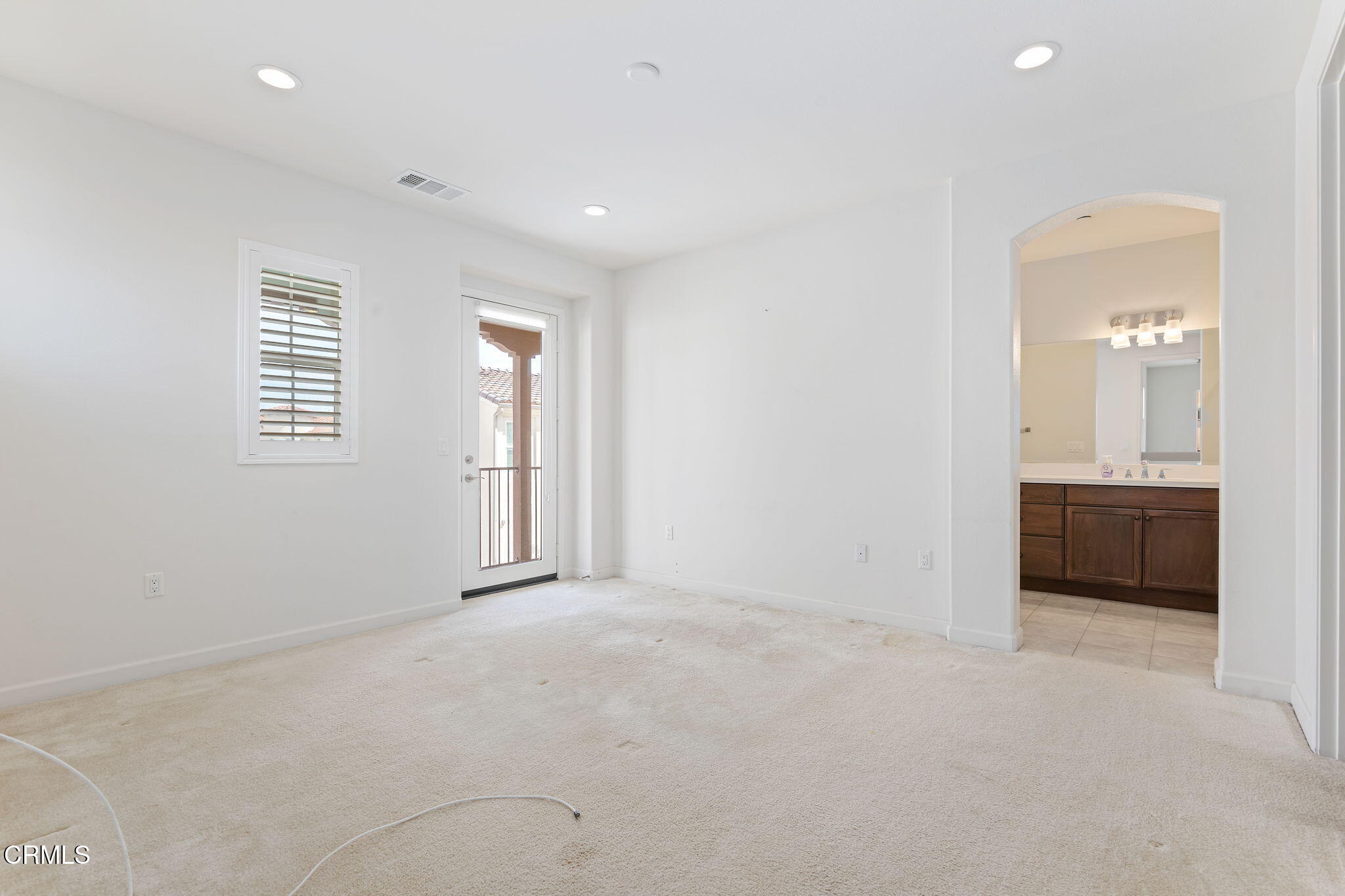 2355 Nicklaus Street Oxnard, CA 93036 - Photo 18 of 46 15 - Primary Bedroom (2)