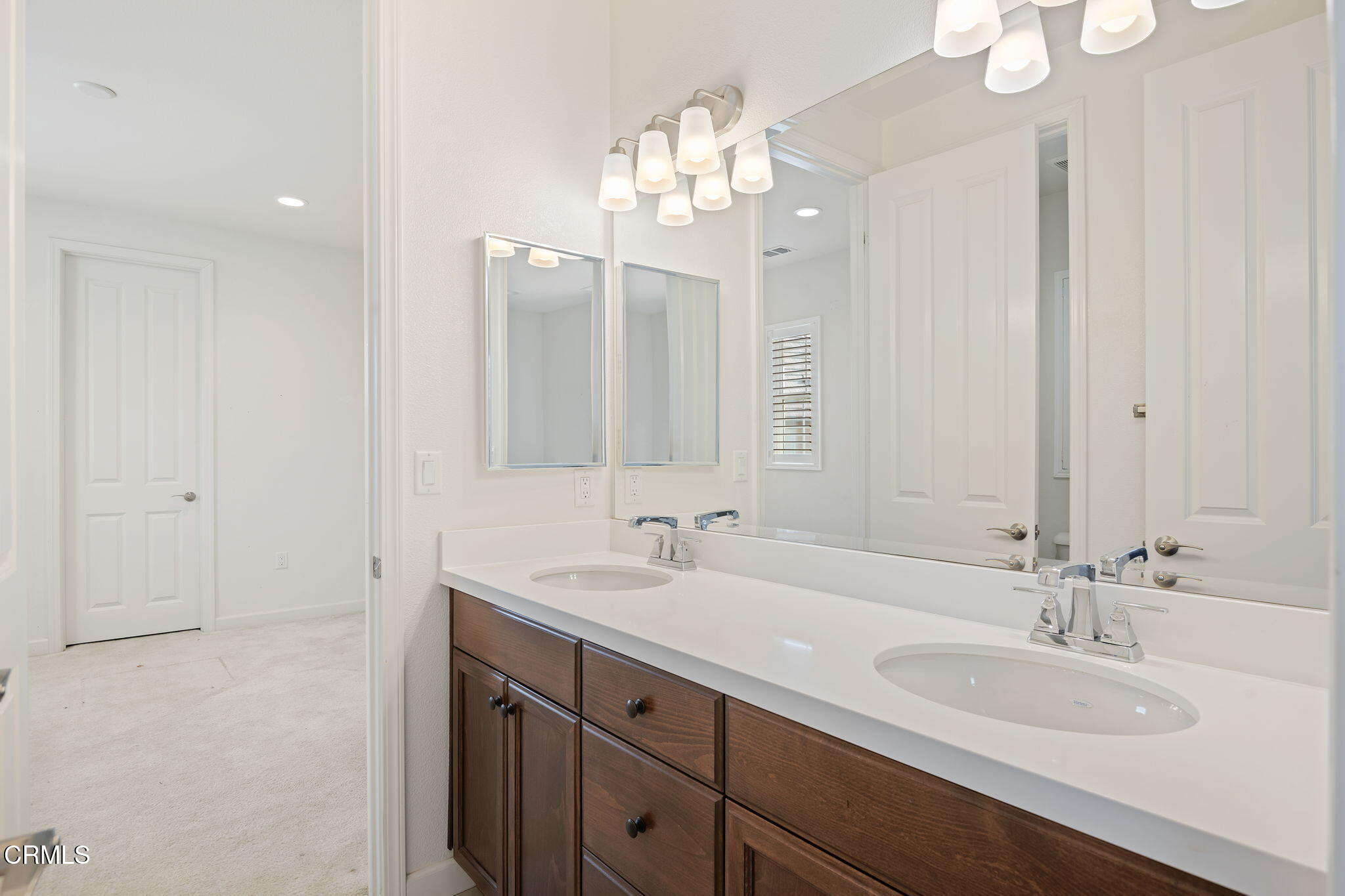 2355 Nicklaus Street Oxnard, CA 93036 - Photo 27 of 46 23 - Bathroom 2