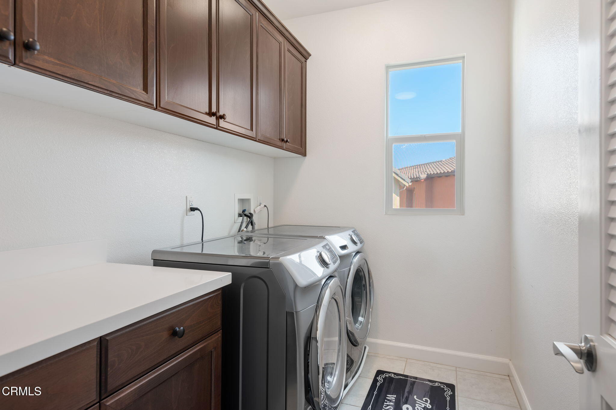 2355 Nicklaus Street Oxnard, CA 93036 - Photo 29 of 46 a utility room with dryer and washer