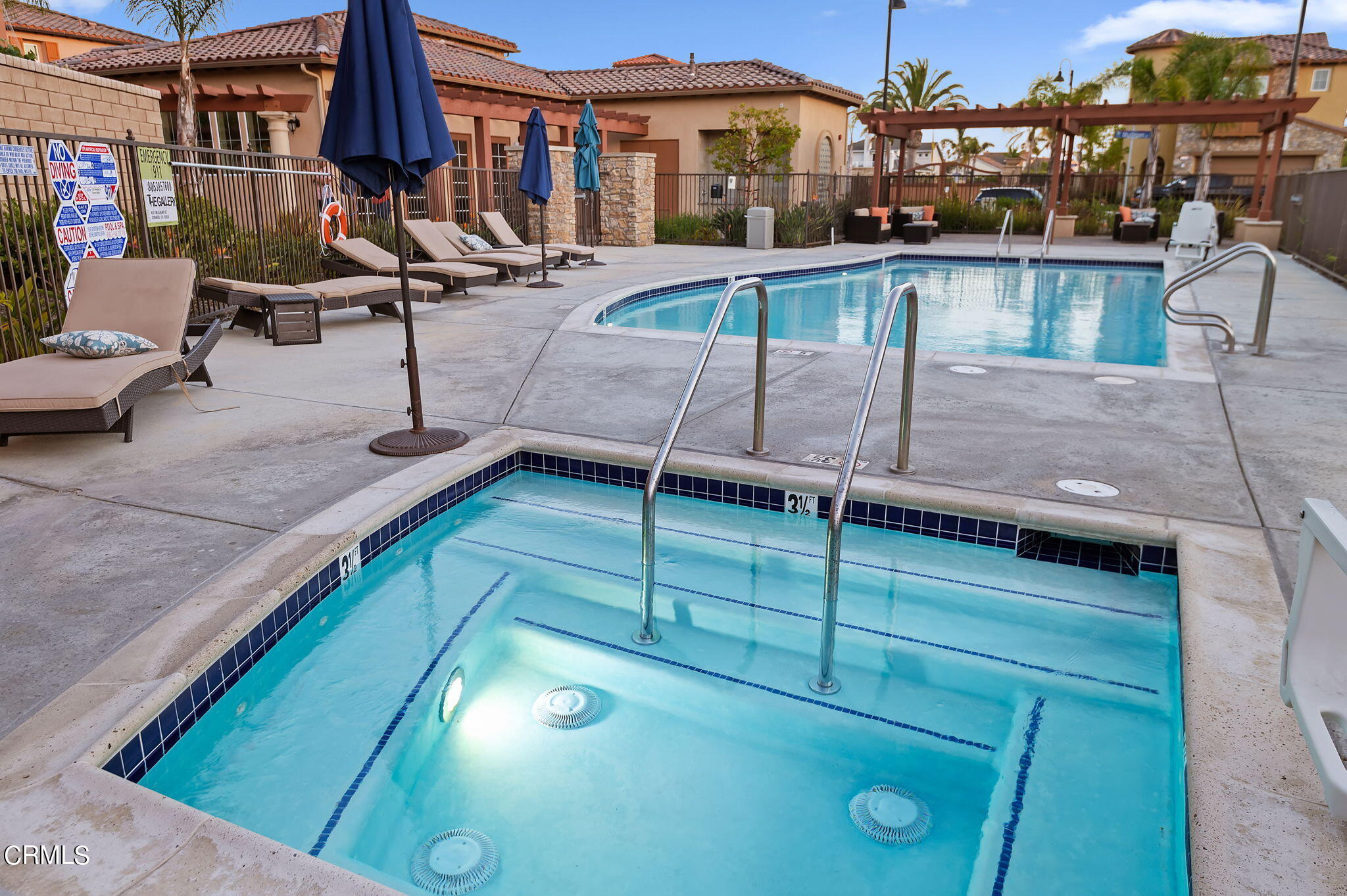 2355 Nicklaus Street Oxnard, CA 93036 - Photo 43 of 46 33-web-or-mls-33 - Jacuzzi