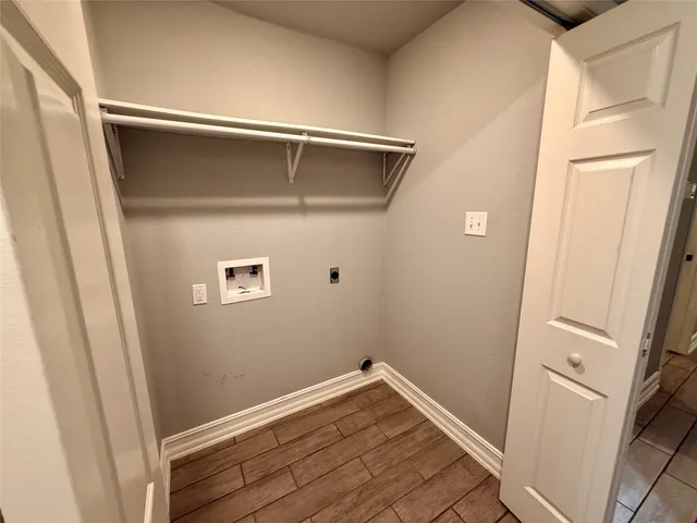 a view of utility room