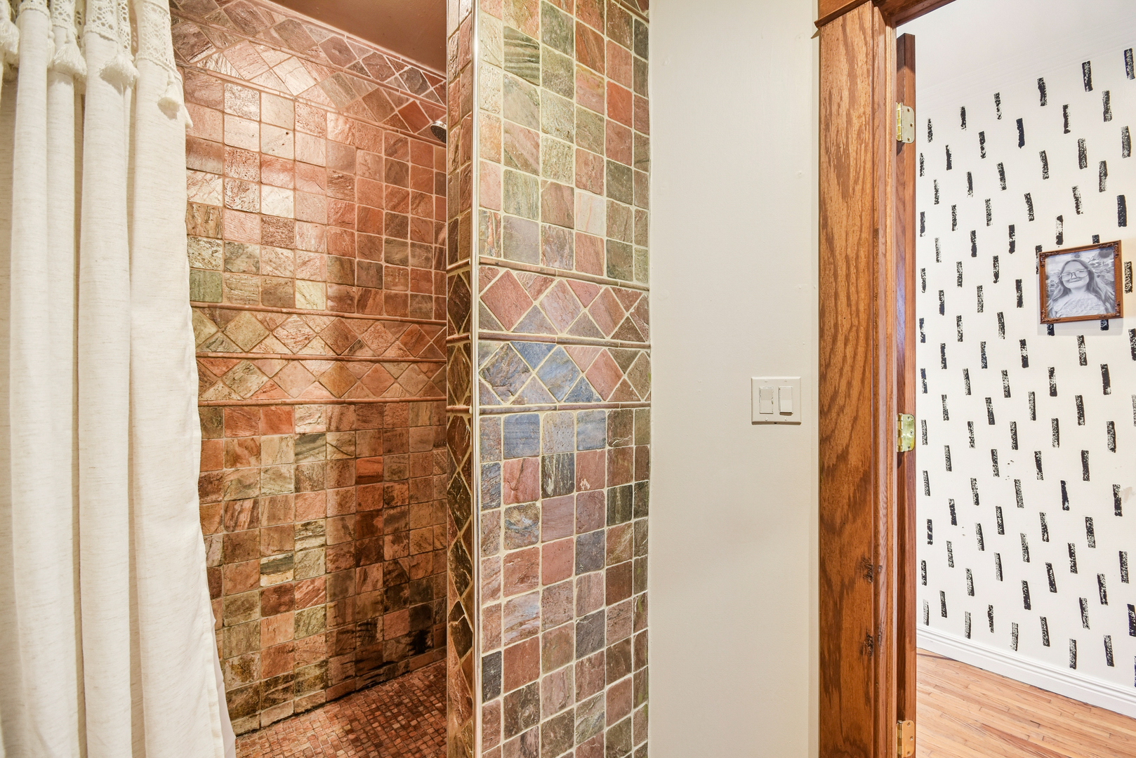 609 East Chapin Street Morris, IL 60450 - Photo 24 of 36 a bathroom with a shower