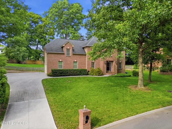 $659,900 | 410 Maple Tree Drive, Knoxville, TN 37934