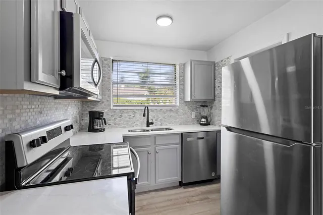 $2,600 | 2600 South Crystal Lake Drive, Orlando, FL 32806