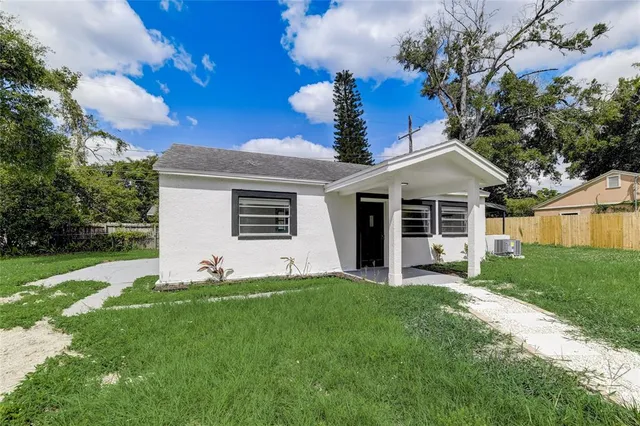 $2,600 | 2600 South Crystal Lake Drive, Orlando, FL 32806