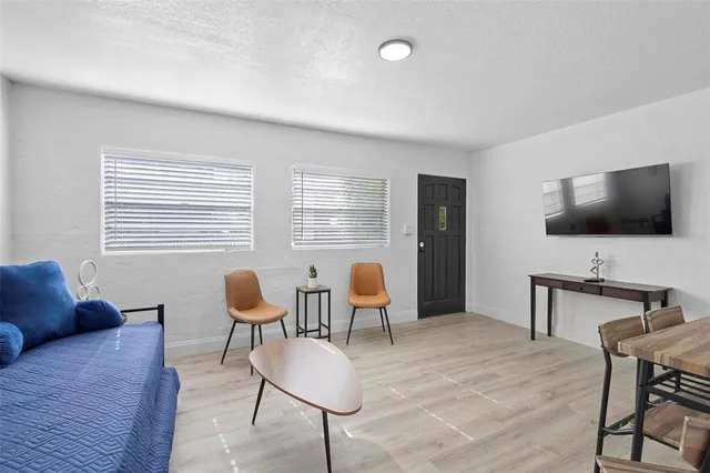 $2,600 | 2600 South Crystal Lake Drive, Orlando, FL 32806