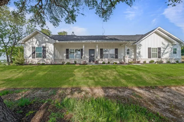 $464,000 | 3821 Pine Road, Poolville, TX 76487